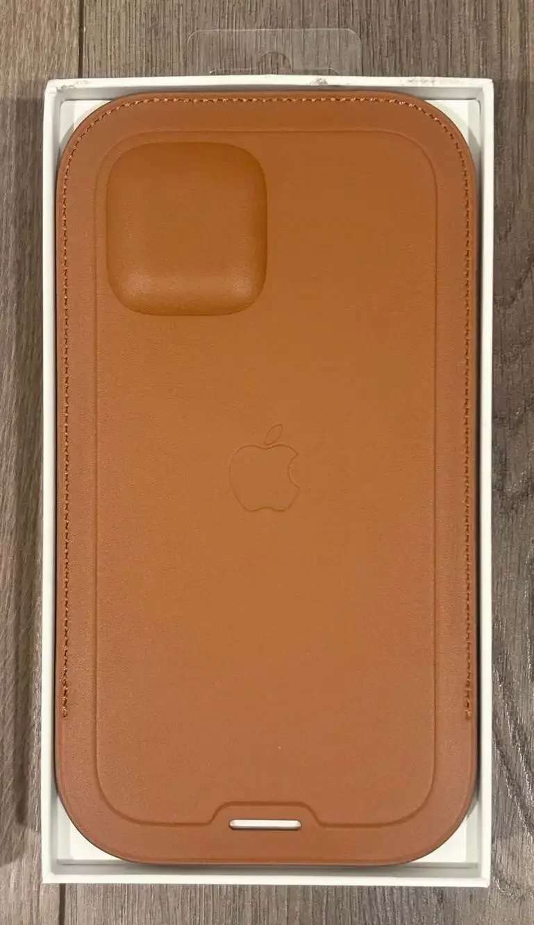 Apple iPhone 12 / 12 Pro Leather Sleeve with MagSafe Saddle Brown